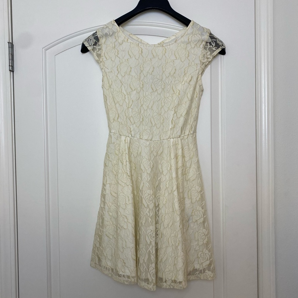 Perfect for a wedding or a nice night out! 🤍